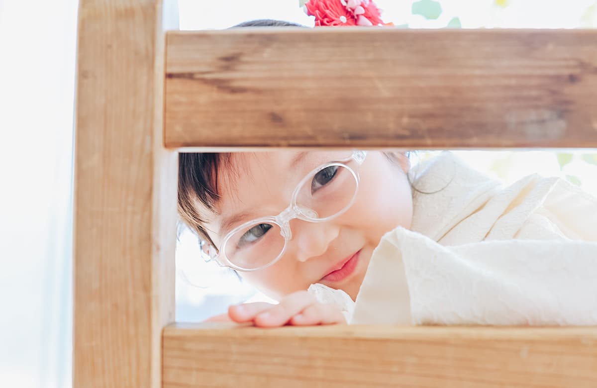 七五三の白い着物の女の子