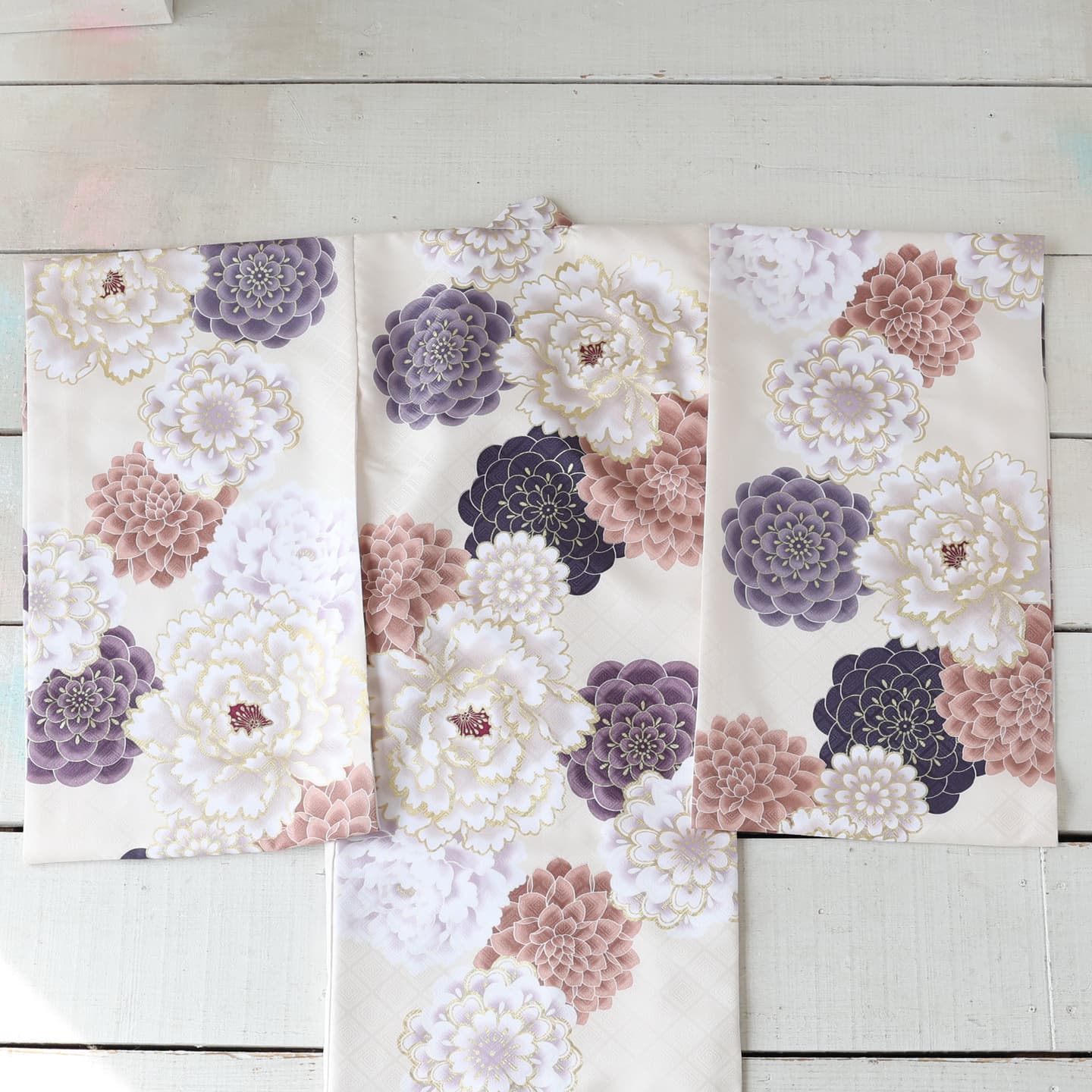 ピンクに花柄のお宮参り撮影用産着