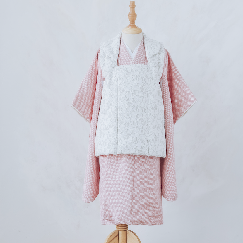 七五三用ピンクの着物とレースの被布